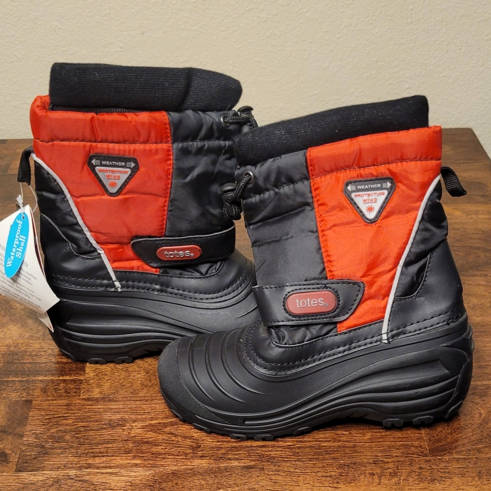 Totes Kids Black and Red Snow Boots